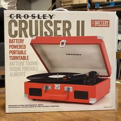 NEW! CROSLEY Cruiser II Battery Powered Portable Turntable (CR8005C-RE)