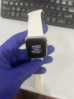 Apple Watch Series 2 (38MM) WITH ACCESSORIES
