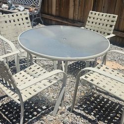 Outdoor  Table And  4 Chairs 