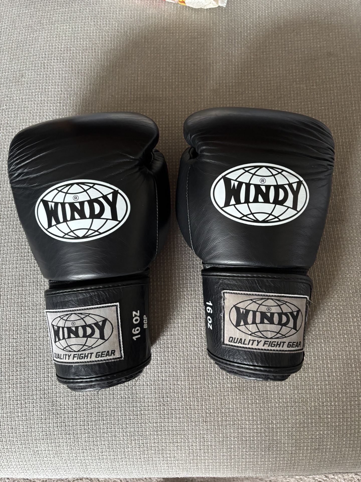 Windy Thai Boxing Gloves Pro 16oz