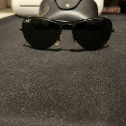 Vintage Ray-Ban Aviator Sunglasses | Classic black Frame Timeless Style