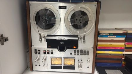Reel to reel stereo player