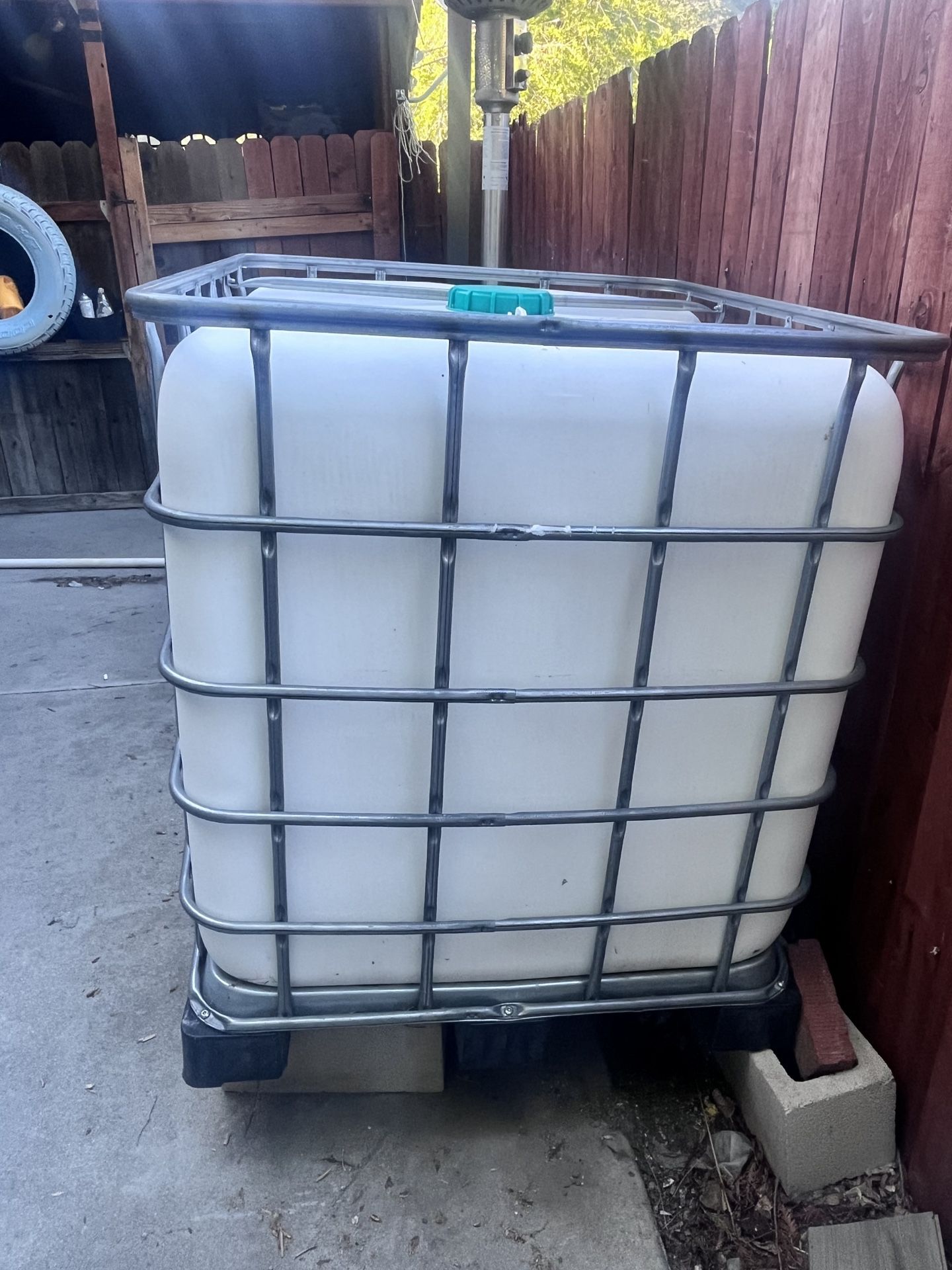 Schultz 250 Gallon/1000ltr Water Tank 