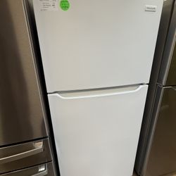 Frigidaire 30” refrigerator 