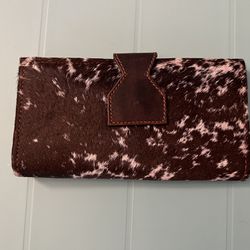 Leather Cowhide Wallet - New. for Sale in Dublin, OH - OfferUp