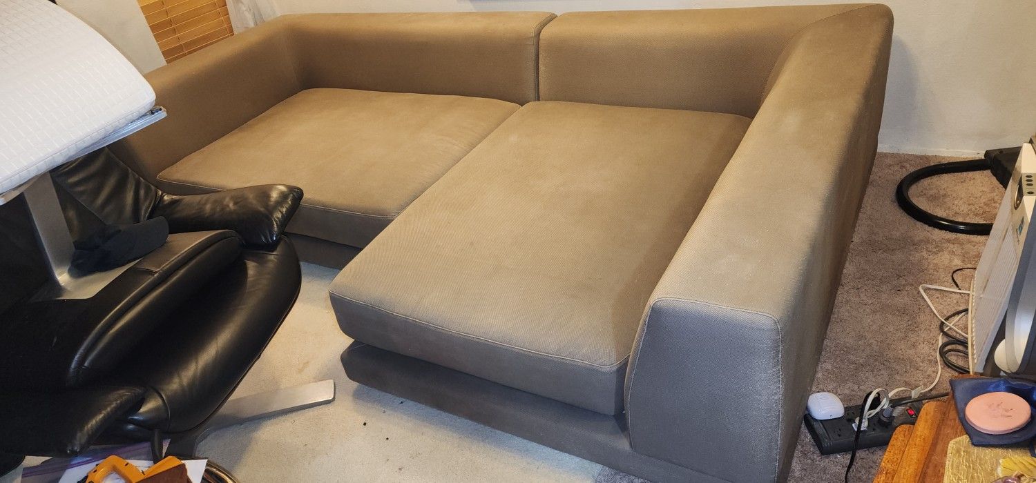 CB2 Uno Sectional