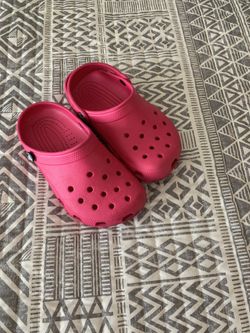 Girls crocs