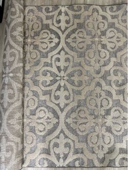 Gertmenian Torino Area Rug 5'3" × 7' Excellent Condition