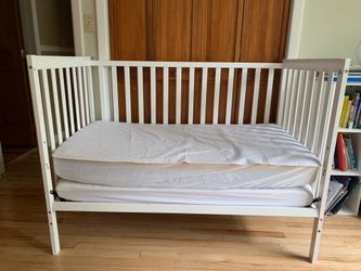 Beautiful White Convertible Crib – Ready for Your Little One 🤍