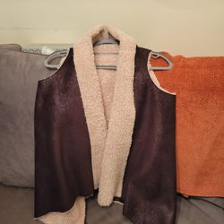 Bluette brown faux suede and fur vest - made in Italy - There is no size listed on vest, I believe its small. See all pictures 