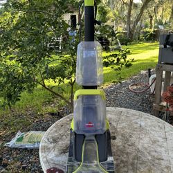 Almost New Bissell Cleaning 