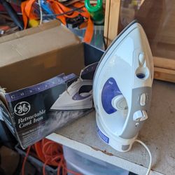 Iron With Retracting Cord