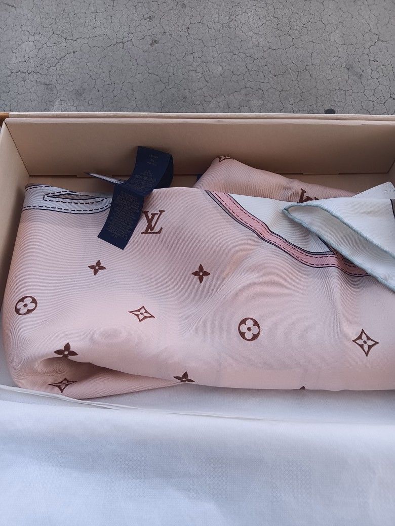LOUIS VUITTON