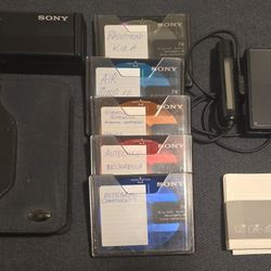 Sony MZ-E620 portable MiniDisc recorder, 5 MDs, remote, charger
