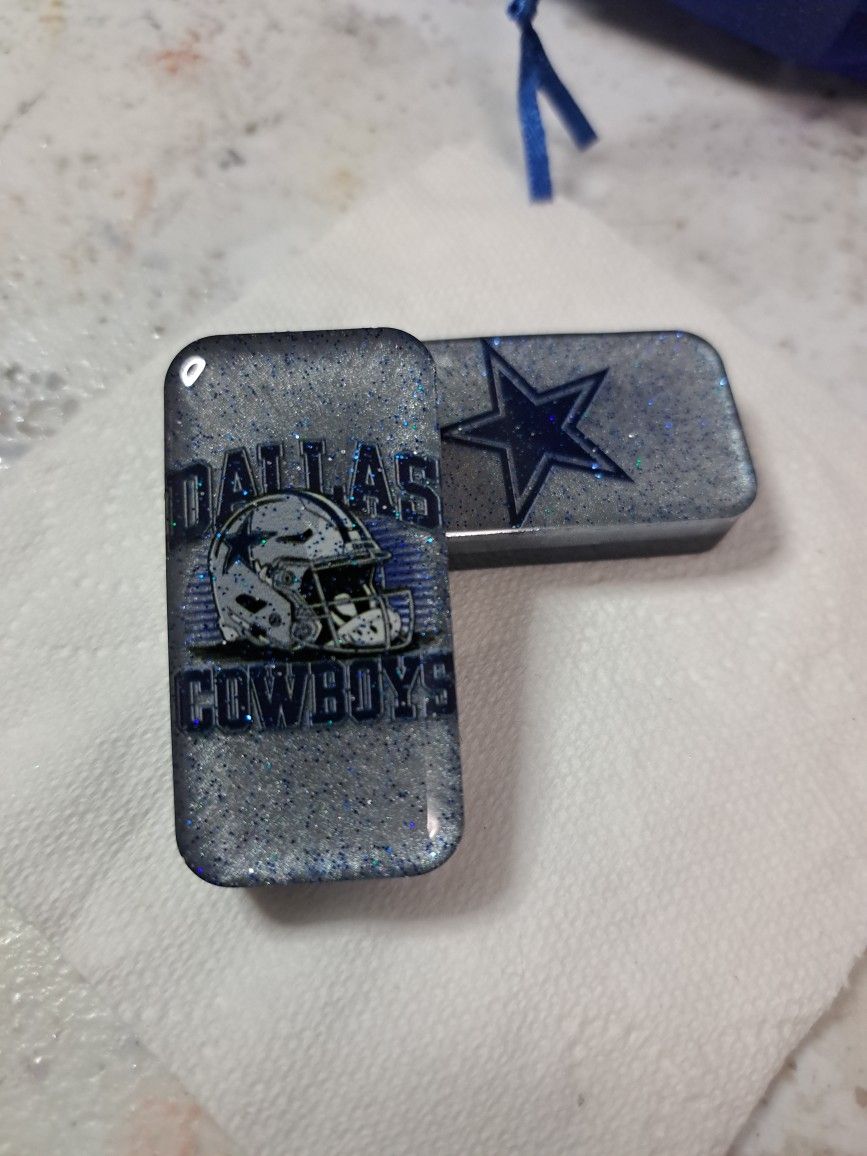 Custom DOMINOES