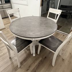 Round Farmhouse Dining Table Set (4 Chairs)