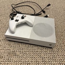 Xbox One S w/controller and wires