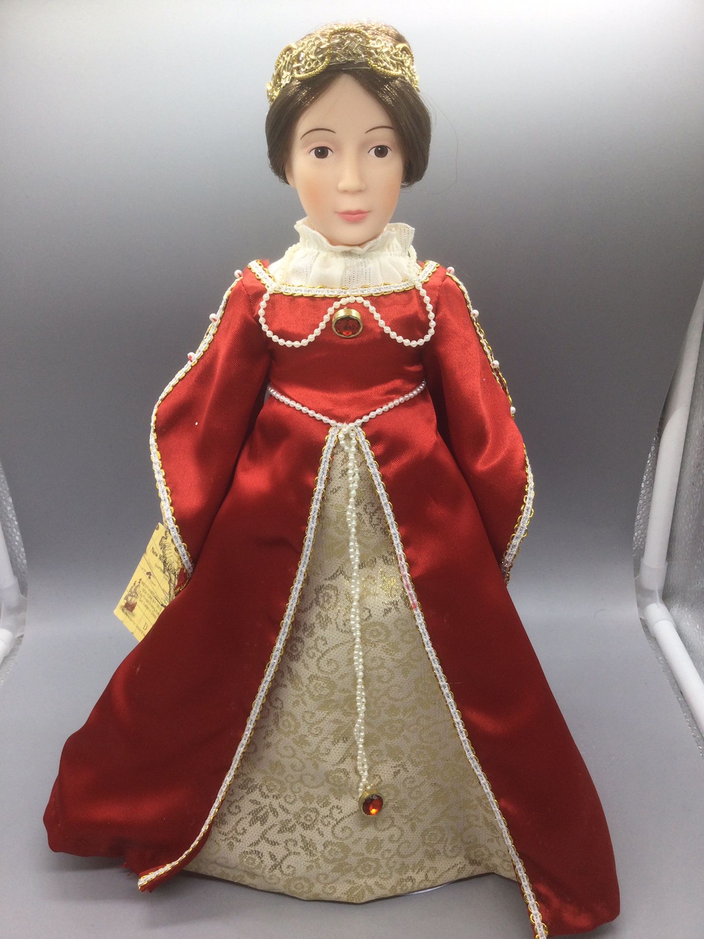 EFFANBEE THE NEW WORLD COLLECTION QUEEN ISABELLA DOLL RETIRED Renaissance Dress. Condition is "Used, it has some small spots on the dress". 15 inch