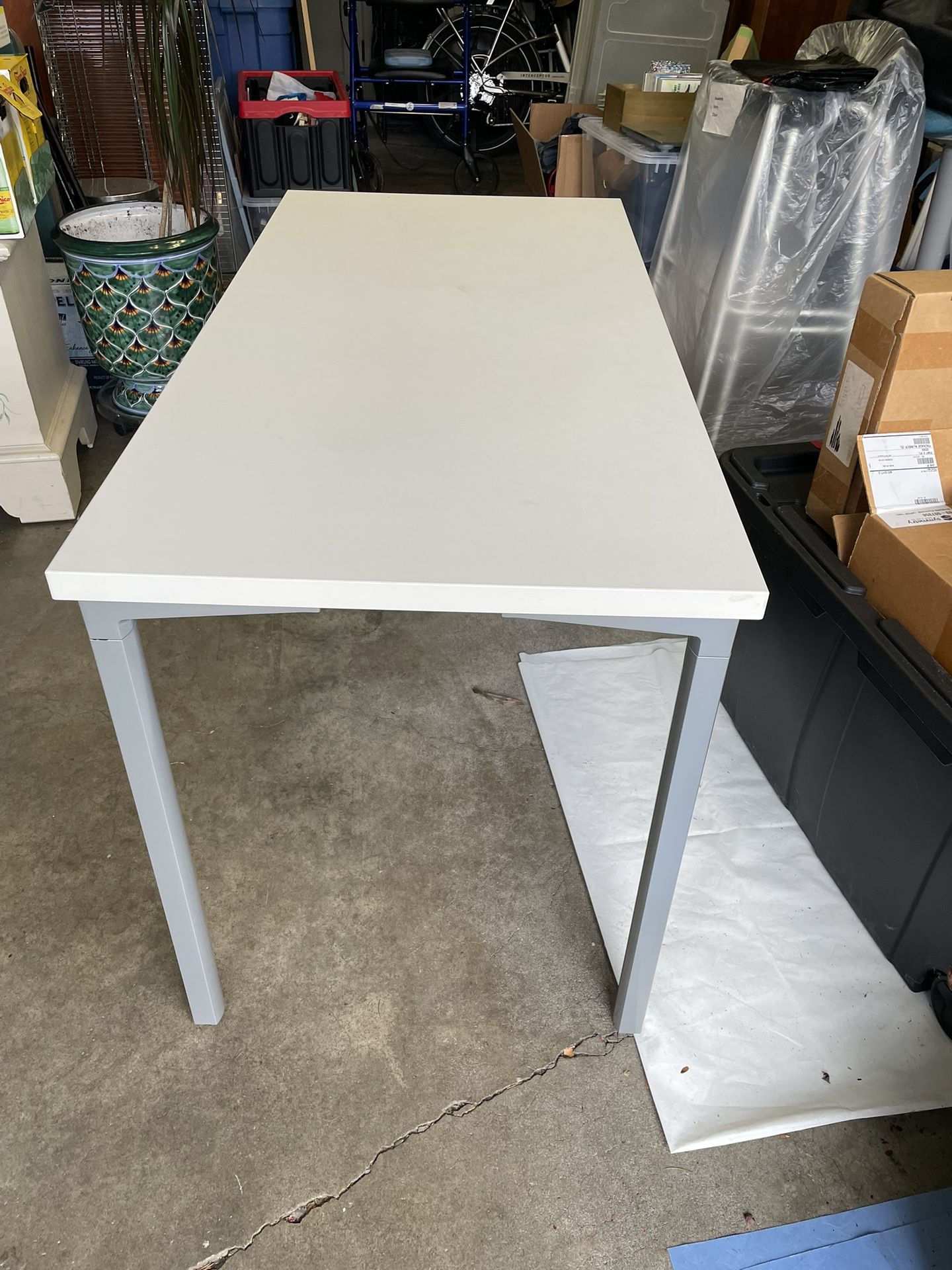 Knoll Table