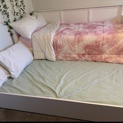Twin Day Bed With Trundle With Two Mattresses