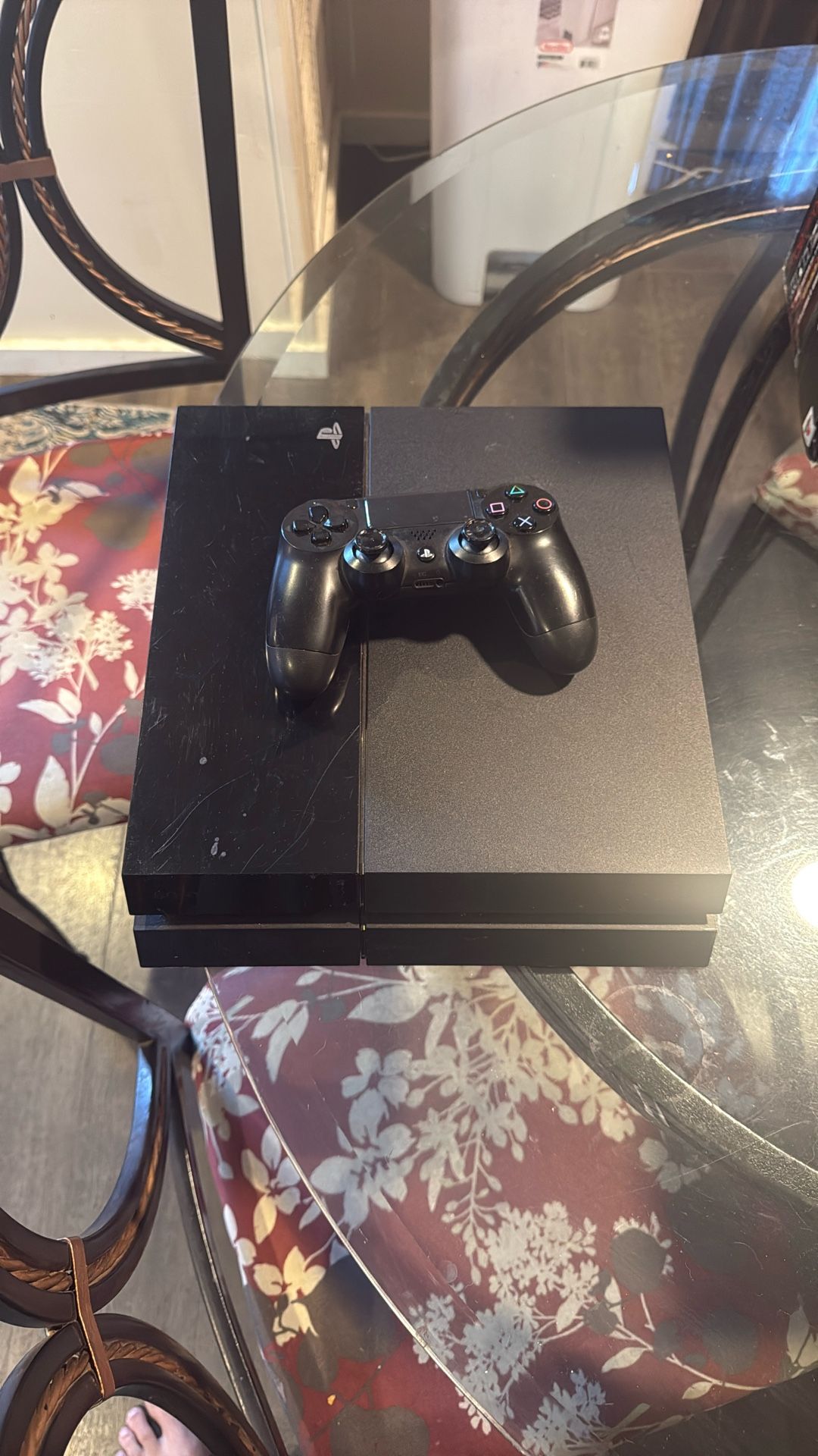 PS4 (NO WIRES, DOES WORK)