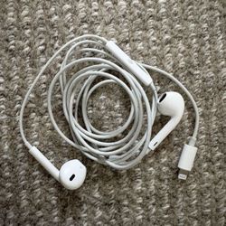Apple Ear Pods for iPhone 14