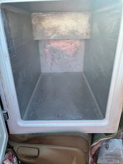 Artic king 5 cubic white deep freezer (price negotiable)