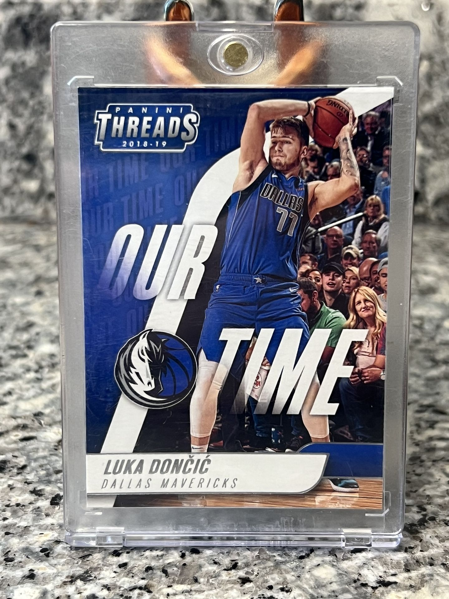 LUKA DONCIC ROOKIE CARD JERSEY #77 MAVERICKS RC 2018-19 Panini THREADS OUR TIME