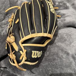 Wilson A2000 Infielder Glove 11.75 - Like New