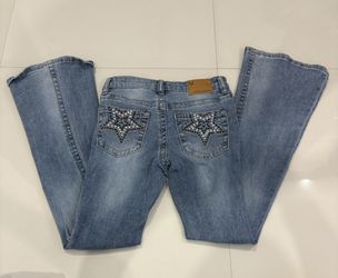 Star Designed Back Pocket Flared Jeans