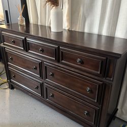 Dark Wood Dresser With Mirror 