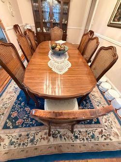 Thomasville Vintage Dining Room Set – Table, 8 Chairs & China Cabinet