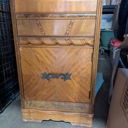 Antique Bedroom Furniture 