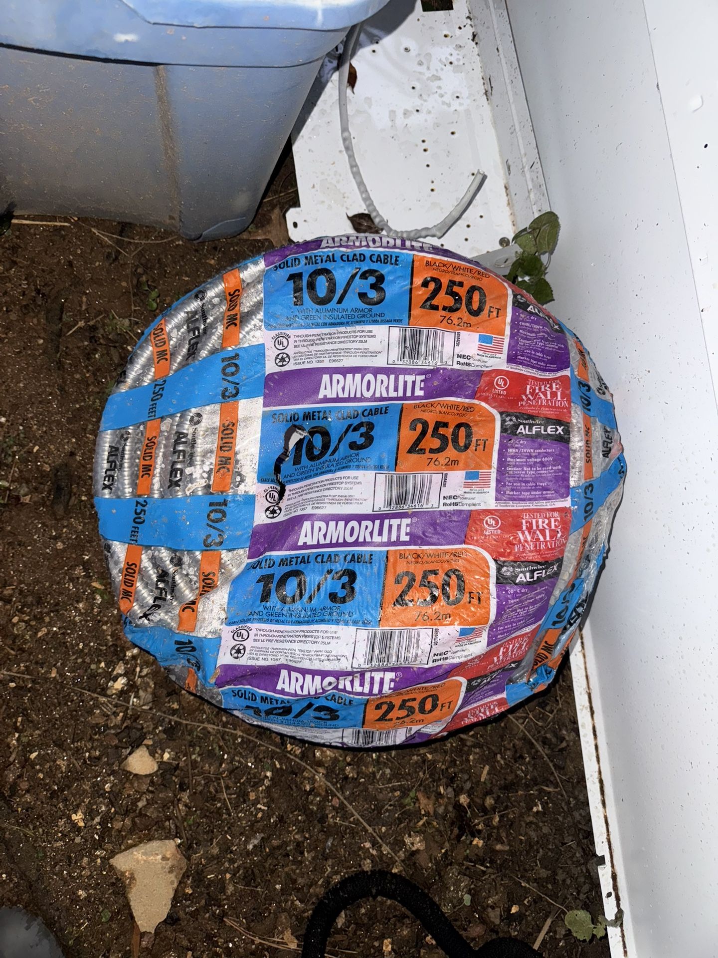 wire 10/3 x 250 ft. Solid CU MC (Metal Clad) Armorlite Cable