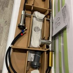 Llaves De Cocina Nuevas Seasons® Westwind Single Handle Kitchen Faucet, Pull Down Spray, 1.8gpm