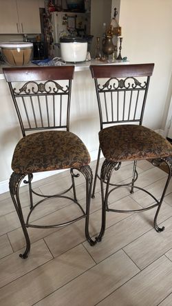Set of 2 Ornate Metal Bar Stools