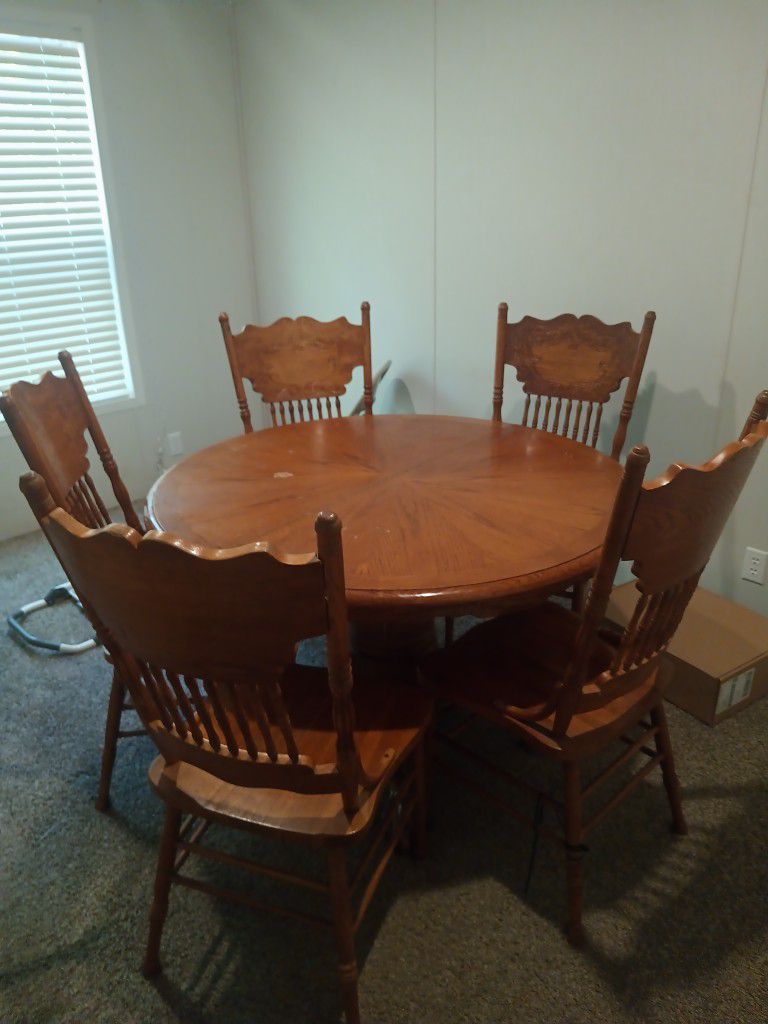 Kitchen Table With 7 Chairs