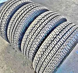 275/65/20 Michelin Selling a set of 4 tires in excellent condition 🫡