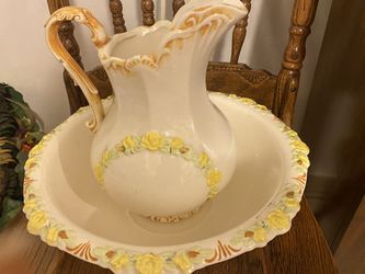 Large Pitcher With Basin