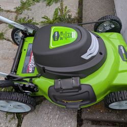 Greenworks 20" 12A Corded 