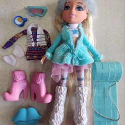 Bratz Dolls 2015 Snowkissed CLOE Sled Fashion Doll