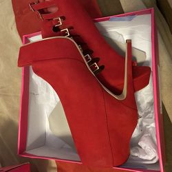 Size 8 1/2 Heels 