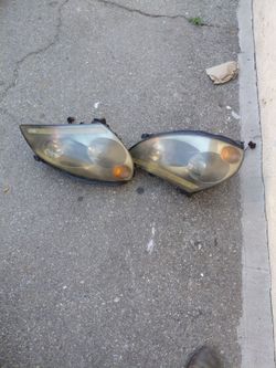 Infinity G35 head lights..$$..50..obo