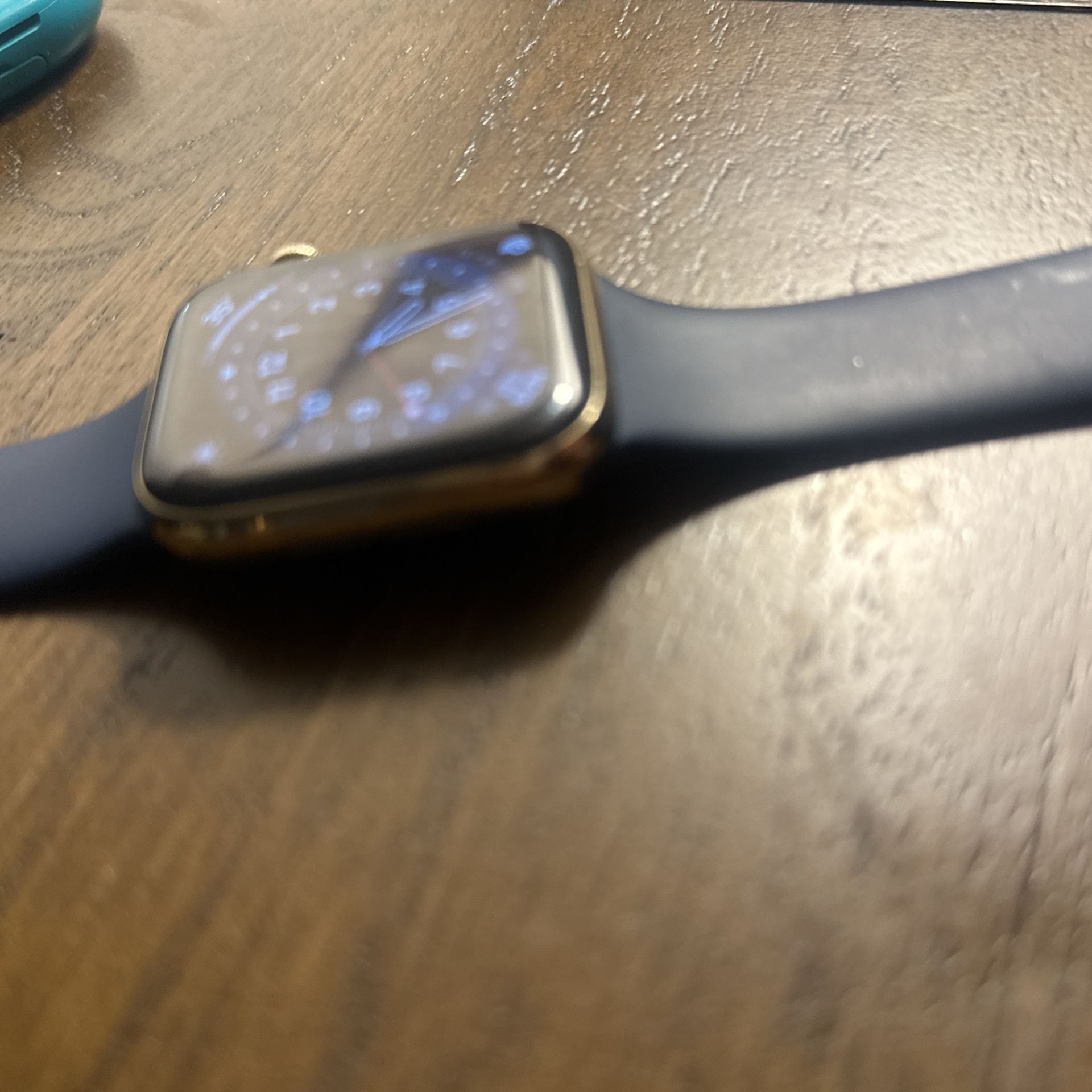 Gold Apple Watch Series 6