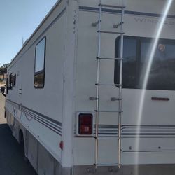 2000 Winnebago Brave32T