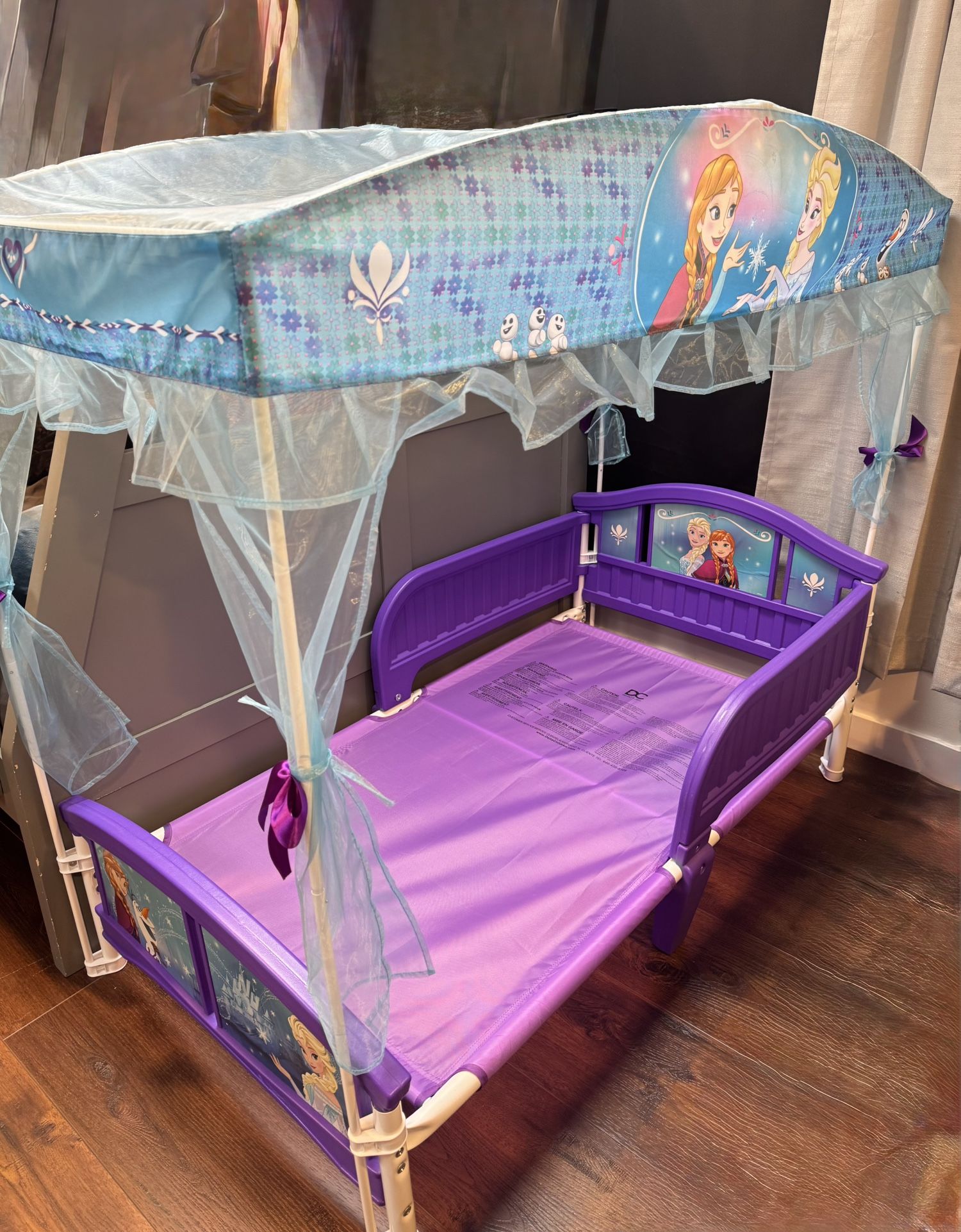 Delta Children Canopy Toddler Bed, Disney Frozen