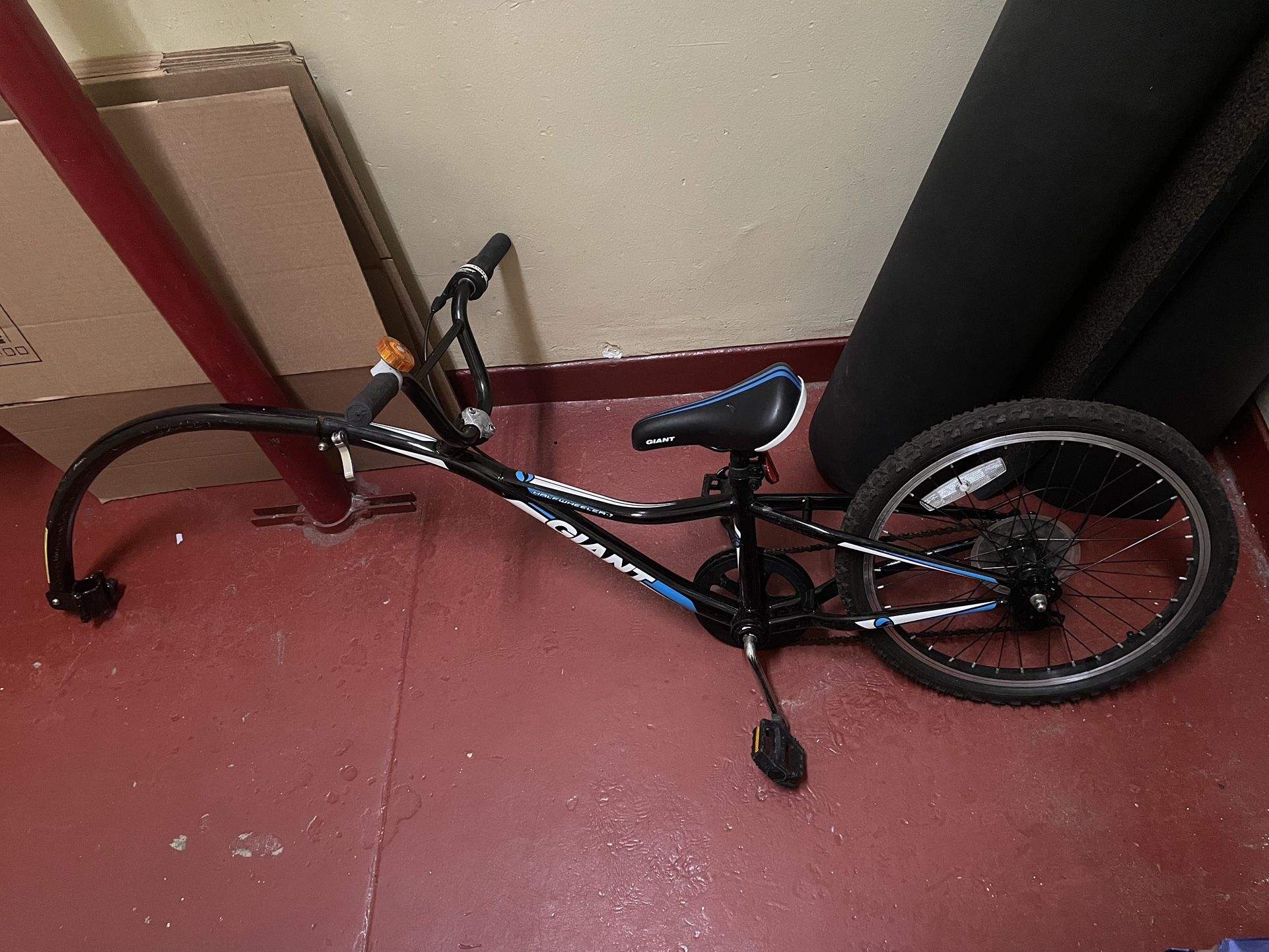 Giant halfWheeler 7 just attached to bike