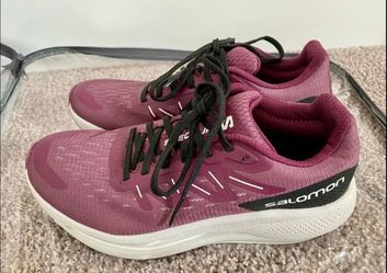 Salomon Women’s Running Shoes Size 6