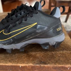 Nike Cleats Size 2y 