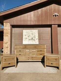 Solid Wood pottery barn style refinished bedroom furniture set Dresser and nightstands
